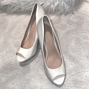 Aldo heels. worn four times 8/10 condition